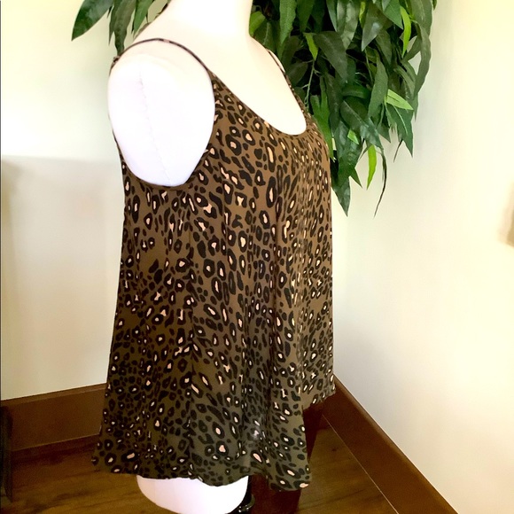 Beautiful Sleeveless Camisole - Picture 3 of 10